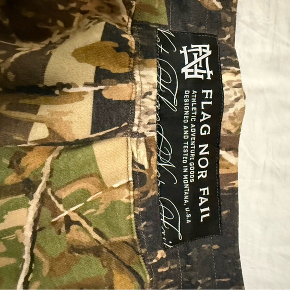 Women's Oversized Camo Sweatpants - Picture 5 of 6